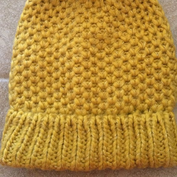 Cute Mustard Hat & Scarf Set NWOT - Picture 4 of 5